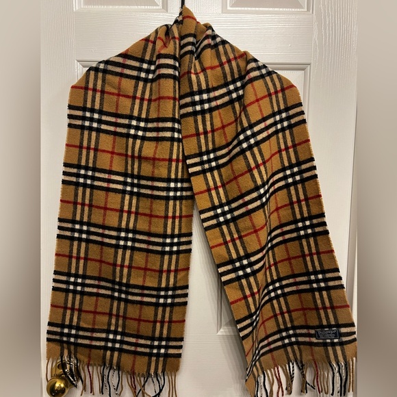 Burberry Scarf - Picture 3 of 4